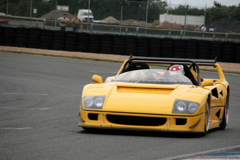 Illustration for article titled The Story Of The Ferrari F40 LM That Lost Its Top